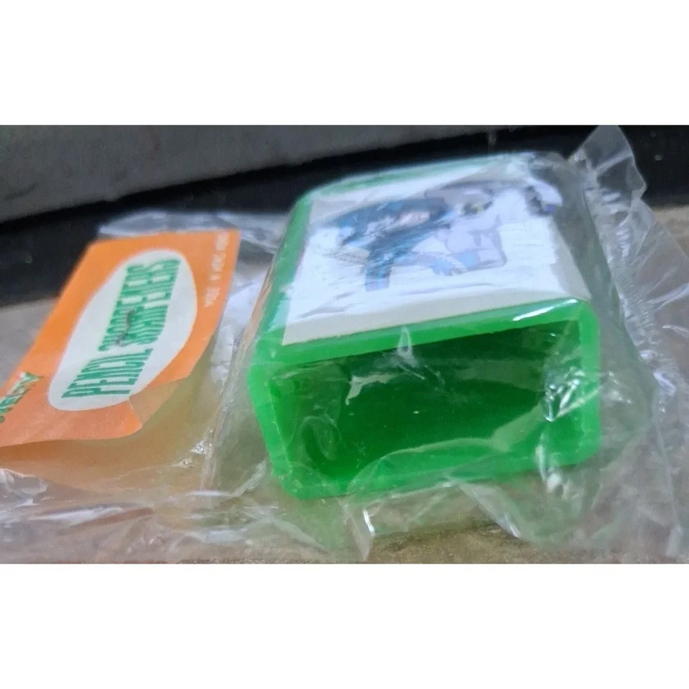 Batman VINTAGE NOVELTY PLASTIC PENCIL SHARPENER IN ORIGINAL PACKAGE HONG KONG